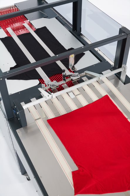 Thermotron STP 1000 automatic folding machine